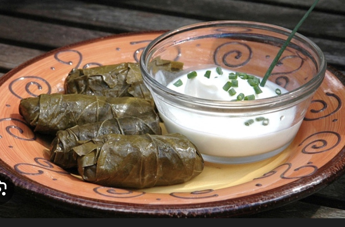 ტოლმა ვაზის ფოთოლში