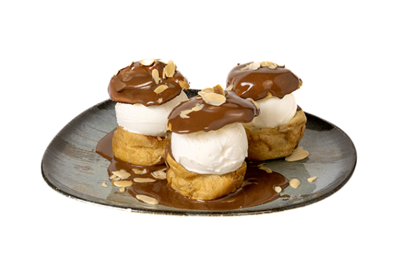 პროფიტეროლები ნაყინით