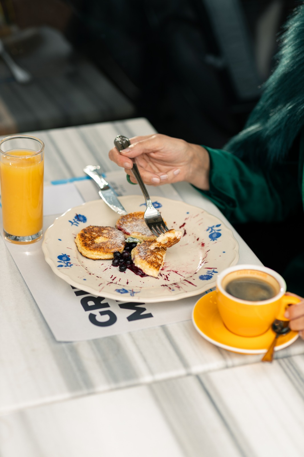 ხაჭოს მაჭკატი იოგურტით და ხილით