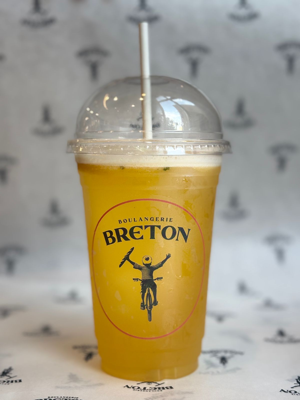 ლიმონათი ვნების ხილით და ბერგამოტით