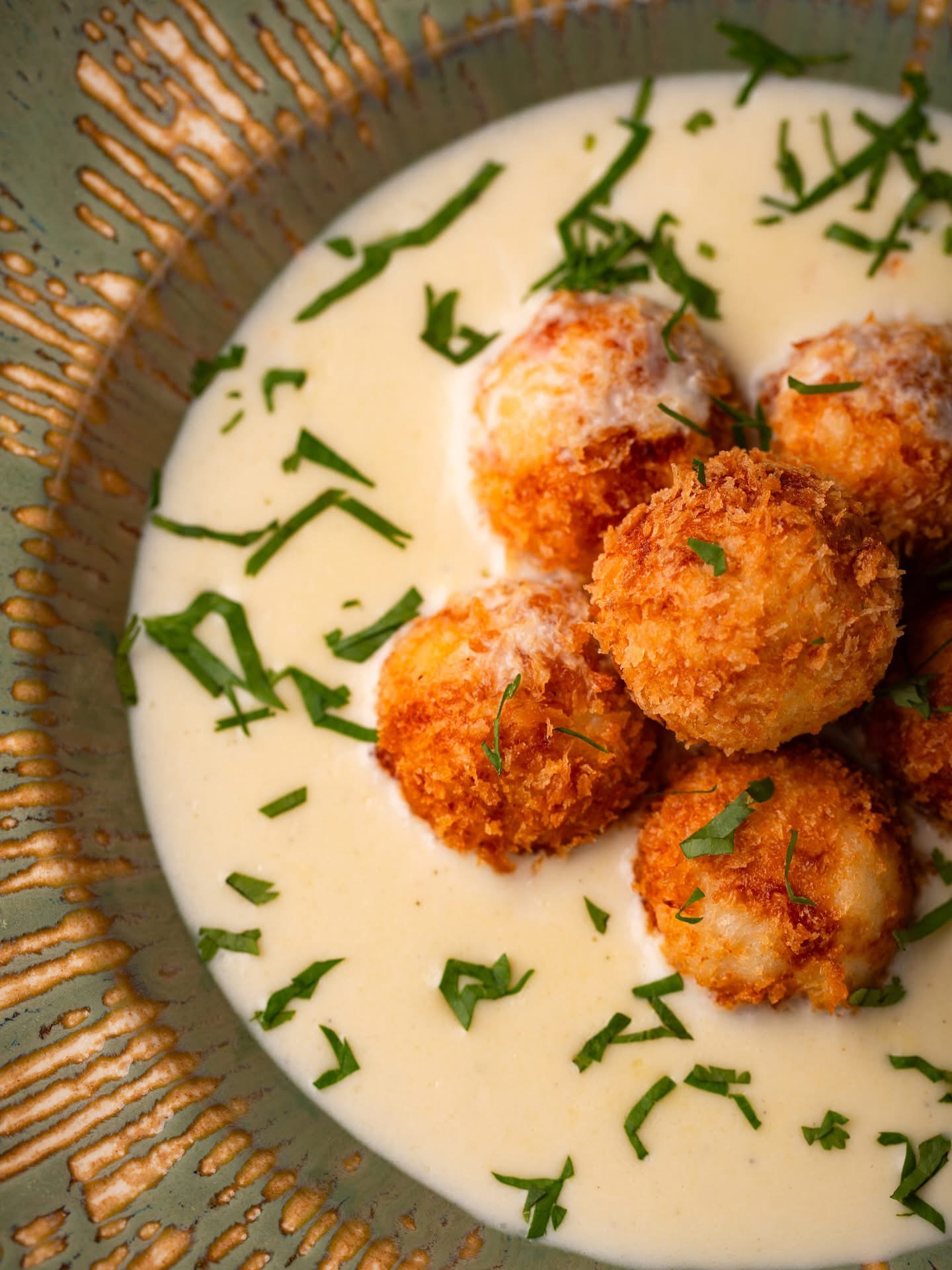 ხრაშუნა სულგუნის ბურთები