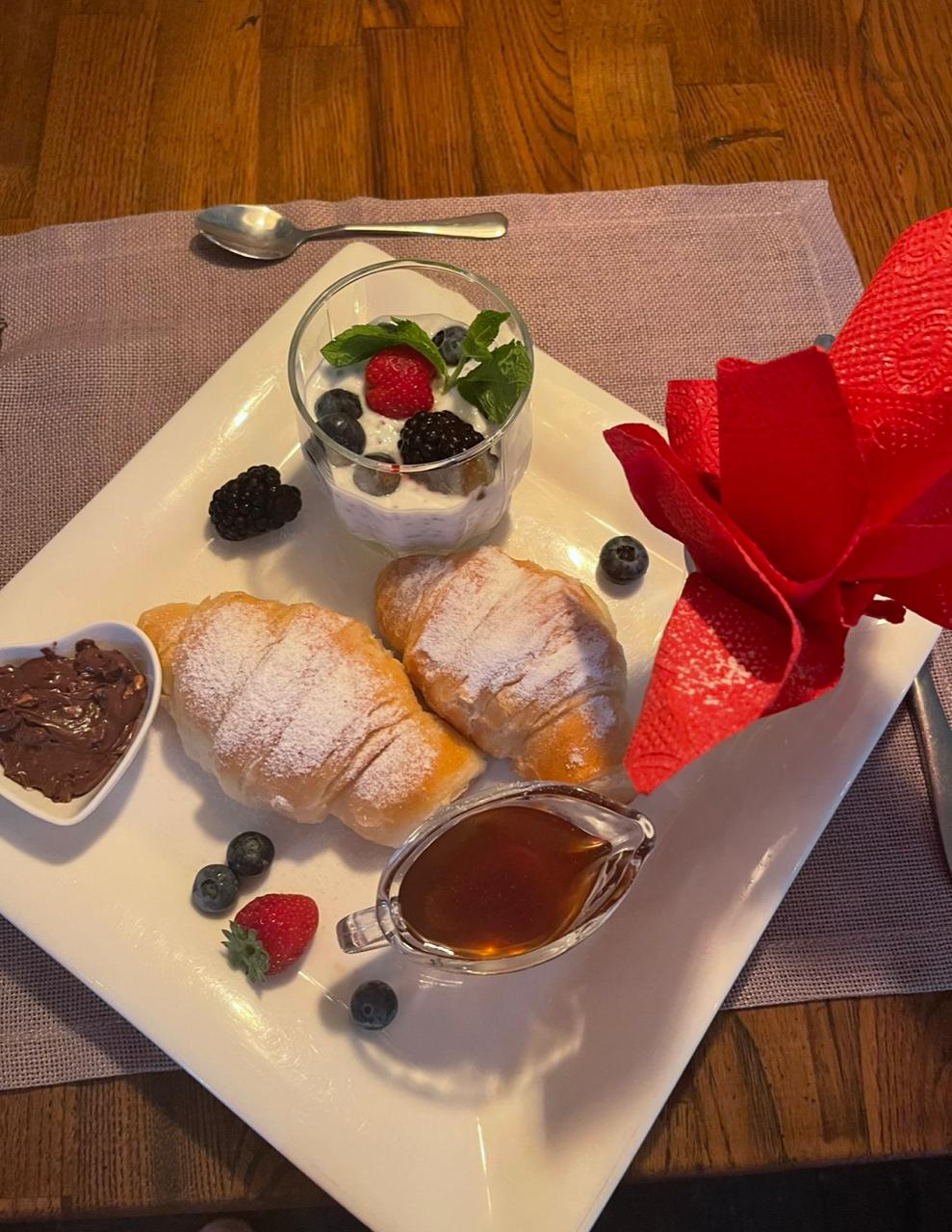 საუზმე “მონტე კარლო”-ში