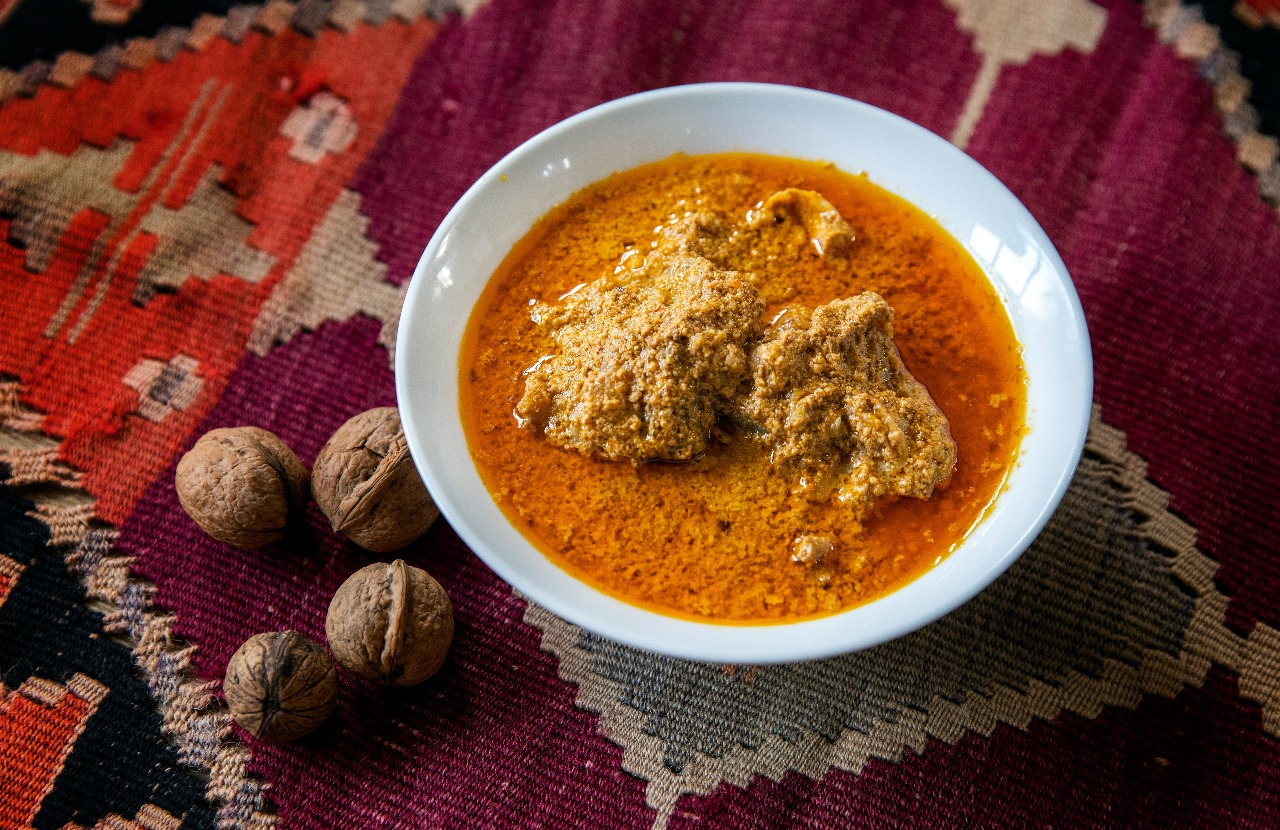 იახნი