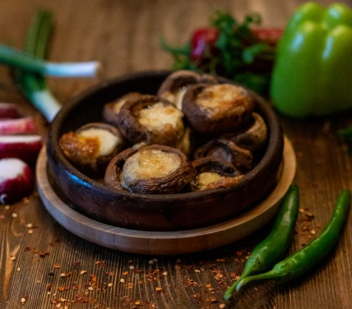 სოკო სულგუნით კეცზე