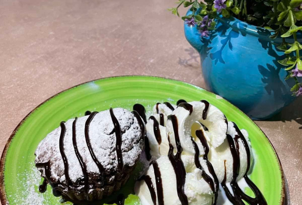 ბრაუნი ნაყინით