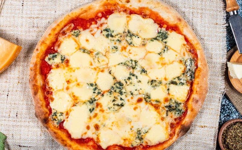 პიცა ოთხი ყველით