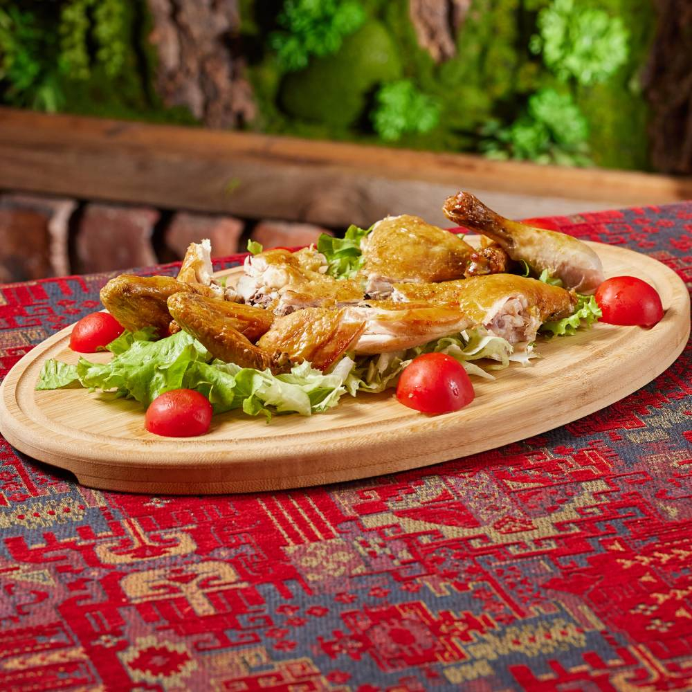 შემწვარი წიწილი დაფაზე