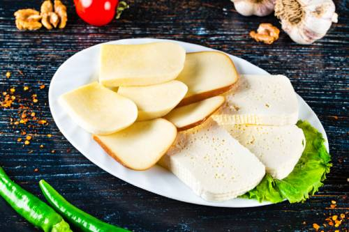 ქართული ყველის ასორტი